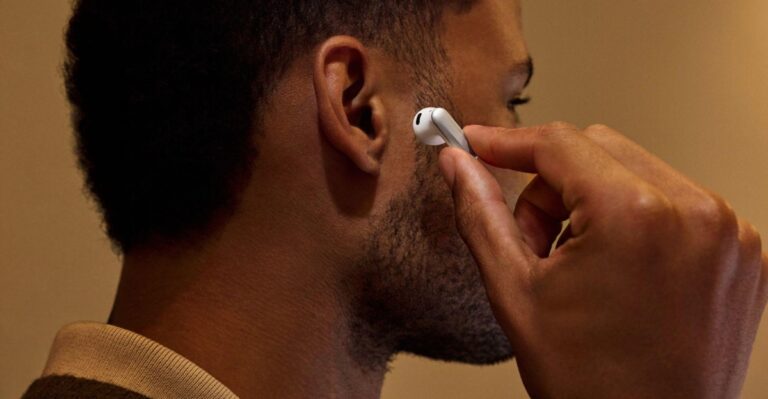 plaud-is-launching-ai-earbuds
