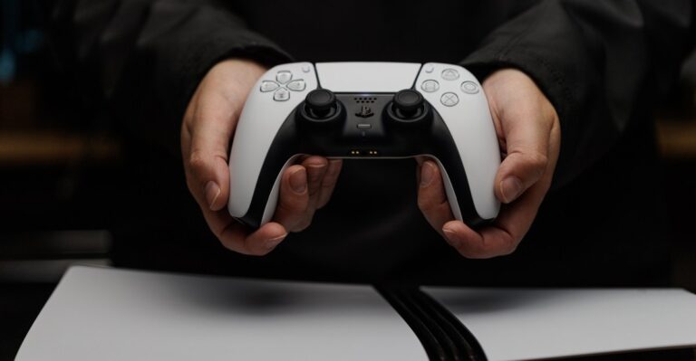 sony-isn’t-phasing-out-discs-quite-as-quickly-as-we-thought